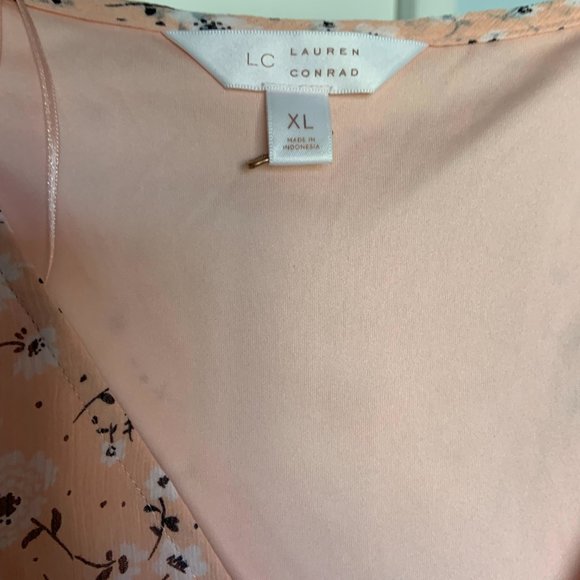 Lauren Conrad CUTE summer wrap peach floral dress - Picture 5 of 5